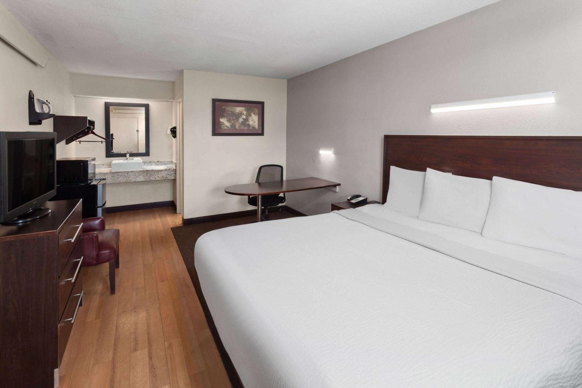 Travelodge By Wyndham Peoria Kültér fotó