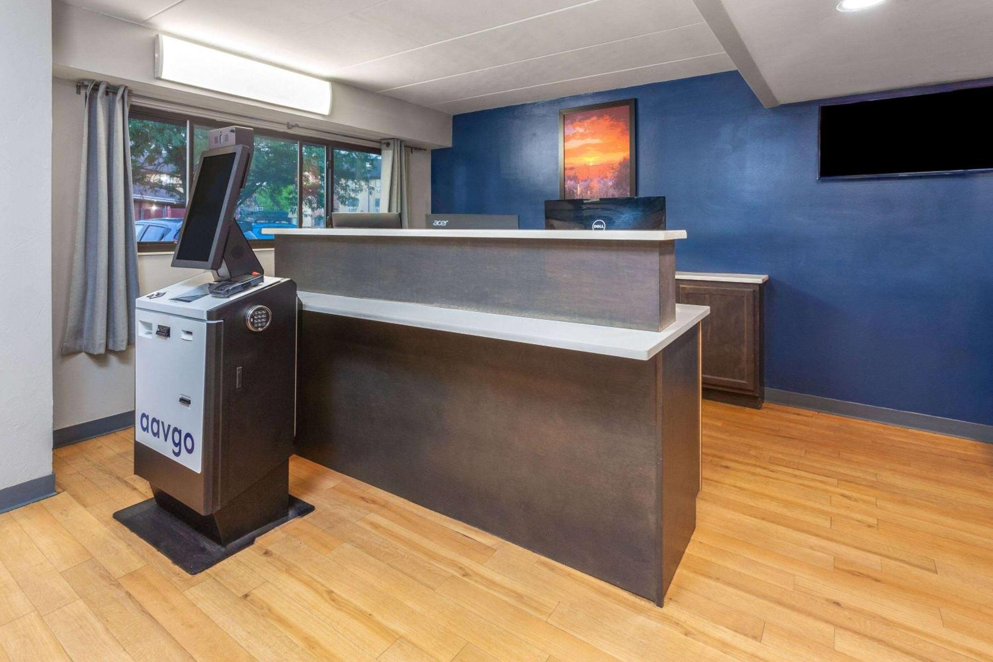 Travelodge By Wyndham Peoria Kültér fotó